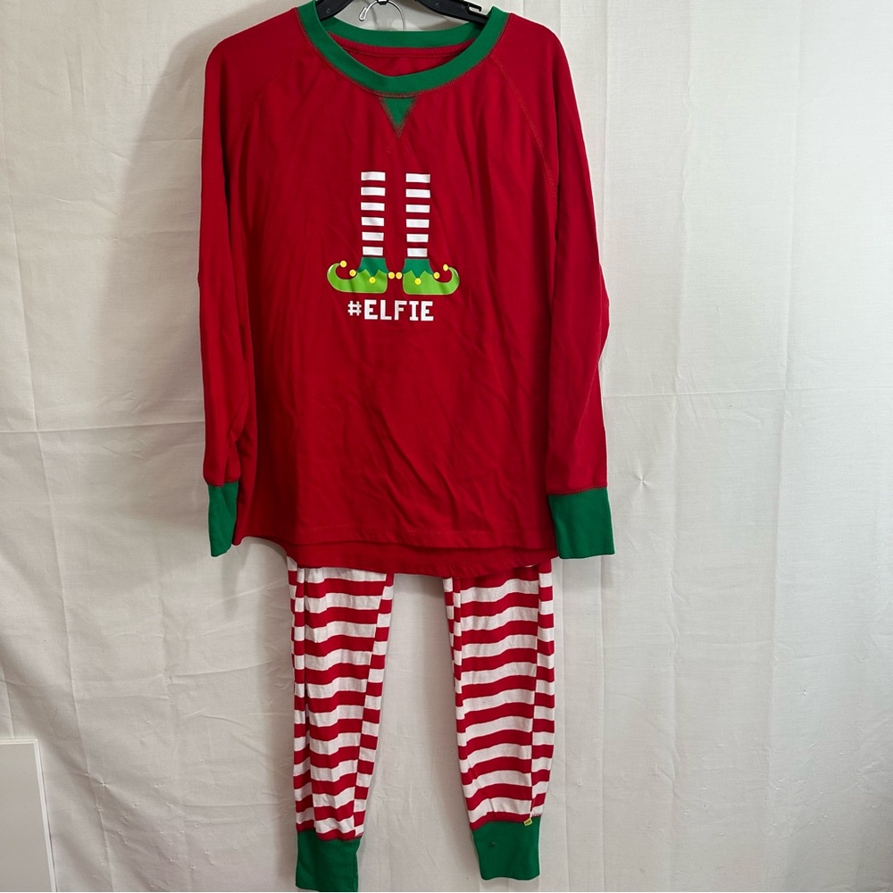Sleepyheads Womens #Elfie Christmas Pajama T-Shirt & CandyCane Stripe Pants Med